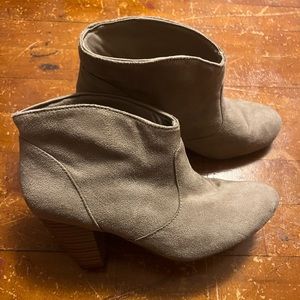 Maurices tan suede booties size 6